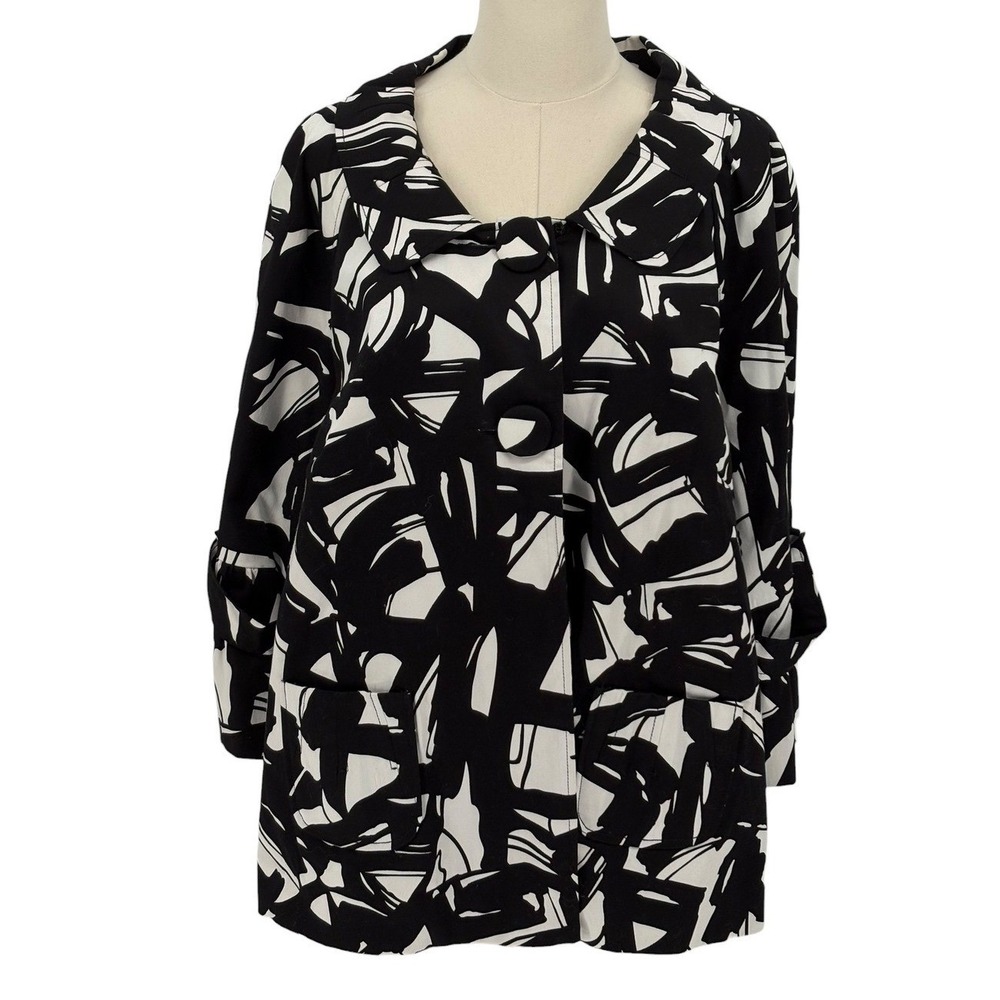 Lucy & Laurel Black & White Pattern Two Button Blazer w/ Bell 3/4 Sleeves (2X)